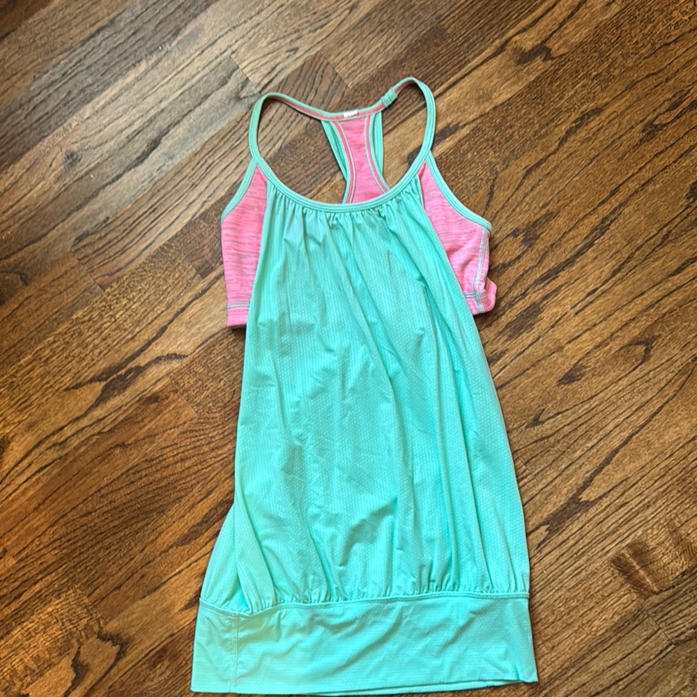 Lululemon top size 2